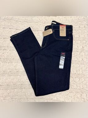 Levi's Women’s Dark Blue High Rise Slim Straight Jeans - 30x32